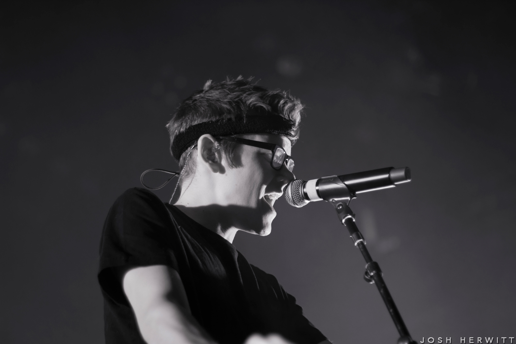 Rapper Rac Photo RAC validates its headliner status at Club Nokia – Showbams